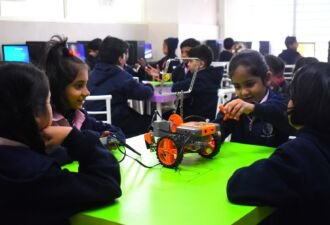 Robotics Lab (3) Robotics Lab (3)